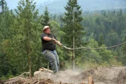 Ax Men Season8 EP Logged and Loaded, Ax Men Die Holzfaeller Staffel8 EP Neue Ziele Gabe pulling out skyline.