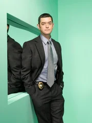 Tim Omundson als Carlton Lassiter