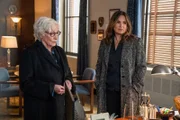 Lorraine Maxwell (l. Betty Buckley) und Olivia Benson (r. Mariska Hargitay)