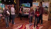 Sam Puckett (Jennette McCurdy, 3.v.r.), Carly Shay (Miranda Cosgrove, 2.v.r.), Spencer Shay (Jerry Trainor, r.)