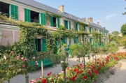 Claude Monets ehemaliges Haus in Giverny lockt heute noch viele Besucher an.