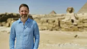 Für den Ägyptologen Dr. Chris Naunton beginnt die Spurensuche hin zur vergessenen Pyramide in Gizeh.