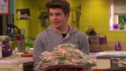 Max Thunderman (Jack Griffo)