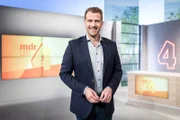 MITTELDEUTSCHER RUNDFUNK RenÃ© Kindermann verstärkt "MDR um 4" Er ist das neue Gesicht von "MDR um 4": RenÃ© Kindermann. Der 41-jährige Moderator komplettiert ab 21. November 2016 das erfolgreiche Nachmittagsmagazin im MDR FERNSEHEN. Â© MDR/Marco Prosch, honorarfrei - Verwendung gemäÃŸ der AGB im engen inhaltlichen, redaktionellen Zusammenhang mit genannter MDR-Sendung und bei Nennung "Bild: MDR/Marco Prosch" (S2+). MDR/HA Kommunikation, 04360 Leipzig, Tel: (0341) 300 6477 oder - 6463