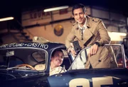 "auto mobil" Moderator Andreas Jancke (35) und Testfahrer Lance David Arnold. (27)