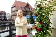 ARD ROTE ROSEN, Telenovela, 18. Staffel mit neuen Folgen ab (13.10.20), montags bis freitags um 14.10 Uhr im Ersten. Amelie Fährmann (Lara-Isabelle Rentinck) © ARD/Nicole Manthey, honorarfrei - Verwendung gemäß der AGB im engen inhaltlichen, redaktionellen Zusammenhang mit genannter ARD-Sendung bei Nennung "Bild: ARD/Nicole Manthey" (S2). ARD-Programmdirektion/Bildredaktion, Tel: 089/5900-23534, bildredaktion@DasErste.de