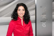 Moderatorin Özlem Sarikaya.