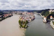 Startpunkt der Reise ist die „Drei-Flüsse-Stadt“ Passau: Hier fließen Donau, Inn und Ilz zusammen.