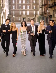 Im Bild: Schwimmer (Ross Geller), Jennifer Aniston (Rachel Green), Courteney Cox Arquette (Monica Geller), Matthew Perry (Chandler Bing), Lisa Kudrow (Phoebe Buffay), Matt LeBlanc (Joey Tribbiani).