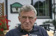 Dem Koch Hannes (Heinz Marecek) möchte das Essen im Bio-Aktivzentrum nicht so recht munden.