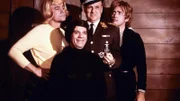 V.l.: Colonel Robert E. Hogan (Bob Crane), Corporal Louis LeBeau (Robert Clary), Colonel Wilhelm Klink (Werner Klemperer), Corporal Peter Newkirk (Richard Dawson)