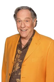 Albert 'Pops' Solomon (George Segal).