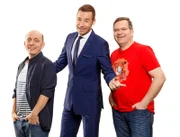 Superhirn Bernhard Hoëcker (l.) und Quizmaster Elton (r.) mit ihren prominent besetzten Teams um die Wette. Für den fairen Wettstreit zwischen den Teams sorgt wie gewohnt der Meister der skurrilen, unglaublichen und überraschenden Fragen, Moderator Kai Pflaume (M.).