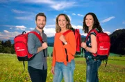 Die Reisesendung moderieren: Tamina Kallert (Mitte), Anne Willmes (r) und Daniel Aßmann (l).