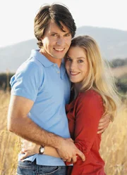 (L-R): Daniel (Roman Rossa) und Julia (Susanne Gärtner).