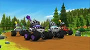 Yellow Knight (l.), Green Knight (2.v.l.), Purple Knight (3.v.l.), Blaze (2.v.r), AJ (r.)