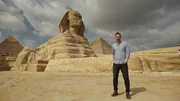 Gizeh, Ägypten - Der Ägyptologe Chris Naunton an der Großen Sphinx von Gizeh. (Kredit: Windfall Films/Ben Holgate) Gizeh, Ägypten - Der Ägyptologe Chris Naunton an der Großen Sphinx von Gizeh. (Kredit: Windfall Films/Ben Holgate)