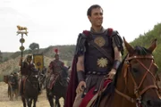 Brutus (Tobias Menzies) zieht mit seinen Truppen dem Heer von Octavius entgegen.