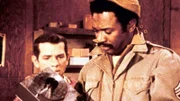 Corporal Louis LeBeau (Robert Clary, l.), Staff Sergeant James Kinchloe (Ivan Dixon)