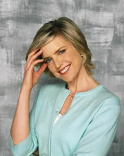 (1. Staffel) - Als eigentliches Oberhaupt der Familie probiert Cheryl (Courtney Thorne-Smith), nicht nur ihre Töchter im Griff zu haben, sondern auch Jim von seinen blödsinnigen Ideen abzuhalten. Doch egal, welches Chaos er anrichtet, sie steht immer zu ihm ...