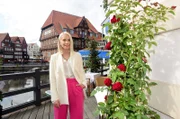 ARD ROTE ROSEN, Telenovela, 18. Staffel mit neuen Folgen ab (13.10.20), montags bis freitags um 14.10 Uhr im Ersten. Amelie Fährmann (Lara-Isabelle Rentinck) © ARD/Nicole Manthey, honorarfrei - Verwendung gemäß der AGB im engen inhaltlichen, redaktionellen Zusammenhang mit genannter ARD-Sendung bei Nennung "Bild: ARD/Nicole Manthey" (S2). ARD-Programmdirektion/Bildredaktion, Tel: 089/5900-23534, bildredaktion@DasErste.de