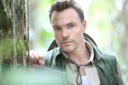 Dan (Ciaran McMenamin).