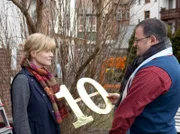 Hans-Peter Brenner (Michael Trischan) arbeitet ehrenamtlich in einer Einrichtung für Obdachlose, im "Haus Lichtblick". Gemeinsam mit der charismatischen Leiterin Gaby Ludwig (Anne Kasprik), die die Einrichtung aufgebaut hat, trifft er Vorbereitungen zum 10-jährigen Jubiläum der Einrichtung.