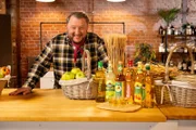 Apfelkorn war ein Kultgetränk auf Partys der 90er Jahre. Sebastian Lege geht dem Aroma von Apfelkorn auf den Grund.