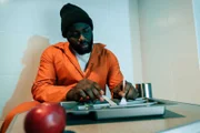 Afrikanische Amerikanische Häftling Gefängniszelle Essen