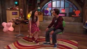 L-R: Carly Shay (Miranda Cosgrove), Jonah (Aaron Albert)