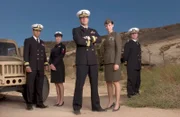 V.l.: Sturgis Turner (Scott Lawrence), Lt. Loren Singer (Nanci Chambers), Harmon Rabb, Jr. (David James Elliott), Sarah MacKenzie (Catherine Bell), Bud Roberts, Jr. (Patrick Labyorteaux)