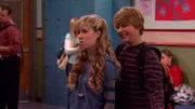 L-r: Sam Puckett (Jennette McCurdy), Reuben (Gary Pease)