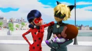 L-R: Marinette Dupain-Cheng und Adrien Agreste
