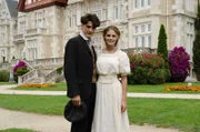 Yon González als Julio Olmedo mit Amaia Salamanca als Alicia Alarcnon