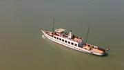 Das alte Passagierschiff Helka fährt seit 1891 über den Balaton. (