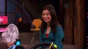 Carly Shay (Miranda Cosgrove)