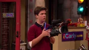 Freddie Benson (Nathan Kress)