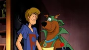 Shaggy und Scooby-Doo (re.) wollen dem Schurken aus der aktuellen Serie um den Blauen Falken das Handwerk legen.