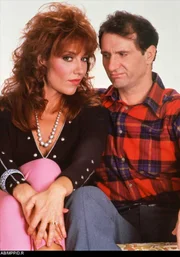 (3. Staffel) - Ein "Herz und eine Seele?: Al (Ed O'Neill, r.) und Peggy Bundy (Katey Sagal, l.)