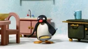 Guetnachtgschichtli  Pingu  Staffel 5  Folge 24  Pingu – Der Pfannkuchenbäcker  Pingu am Pfannkuchen machen.    Copyright: SRF/Joker Inc., d.b.a., The Pygos Group