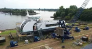 In Hamburg-Ochsenwerder werden Hafenfaehren repariert.