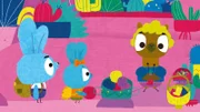 Das sockenstrickende Lama Larry (re.) hat leider alle Socken viel zu groß gestrickt. Bop (li.) und Boo (mi.) machen aus den Socken kurzerhand witzige Handpuppen.
