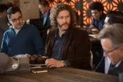 In the middle Erlich Bachman (T.J. Miller)