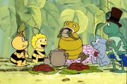 Maja, Willi, Alexander und Flip bewirten den Ameisenbär mit Honig.