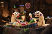 Jan & Henry testen ihre Sachen auf Picknicktauglichkeit.