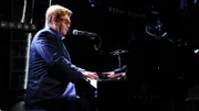 Elton John gehört mit mehr als 300 Millionen verkauften Tonträgern zu den erfolgreichsten Popmusikern der Geschichte.