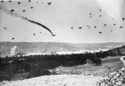 "Unternehmen Merkur" zählt zu den ersten großen Luftschlachten des Zweiten Weltkrieges. Deutsche Fallschirmspringer und Gebirgsjäger landen auf der griechischen Insel Kreta.