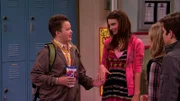 Gibby (Noah Munck, l.), Tasha (Emily Ratajkowski, 2.v.l.)