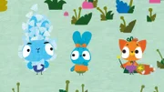 In der Prärie ist der Frühling ausgebrochen und Bop (li.) und Boo (mi.) treffen ihre Fuchsfreundin Franny (re.) wieder. Die soll Löwenzahn für den Tee ihres Opas pflücken, aber alle gelben Löwenzahnblüten haben sich in fusselige Pusteblumen verwandelt.