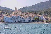 Cadaqués - das ehemalige Fischerdorf auf der Halbinsel Cap de Creus markiert den östlichsten Punkt des spanischen Festlandes.